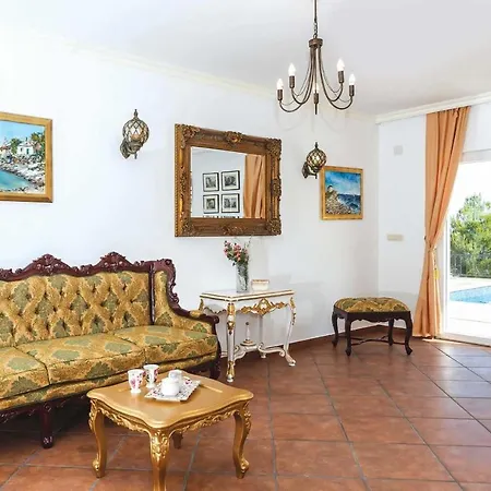 Riva Vila *